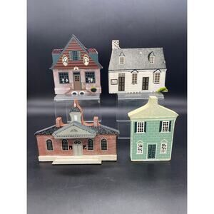 Shelia’s Collectibles Williamsburg VA 1990 Wood Shelf Sitters Lot of 4 Buildings
